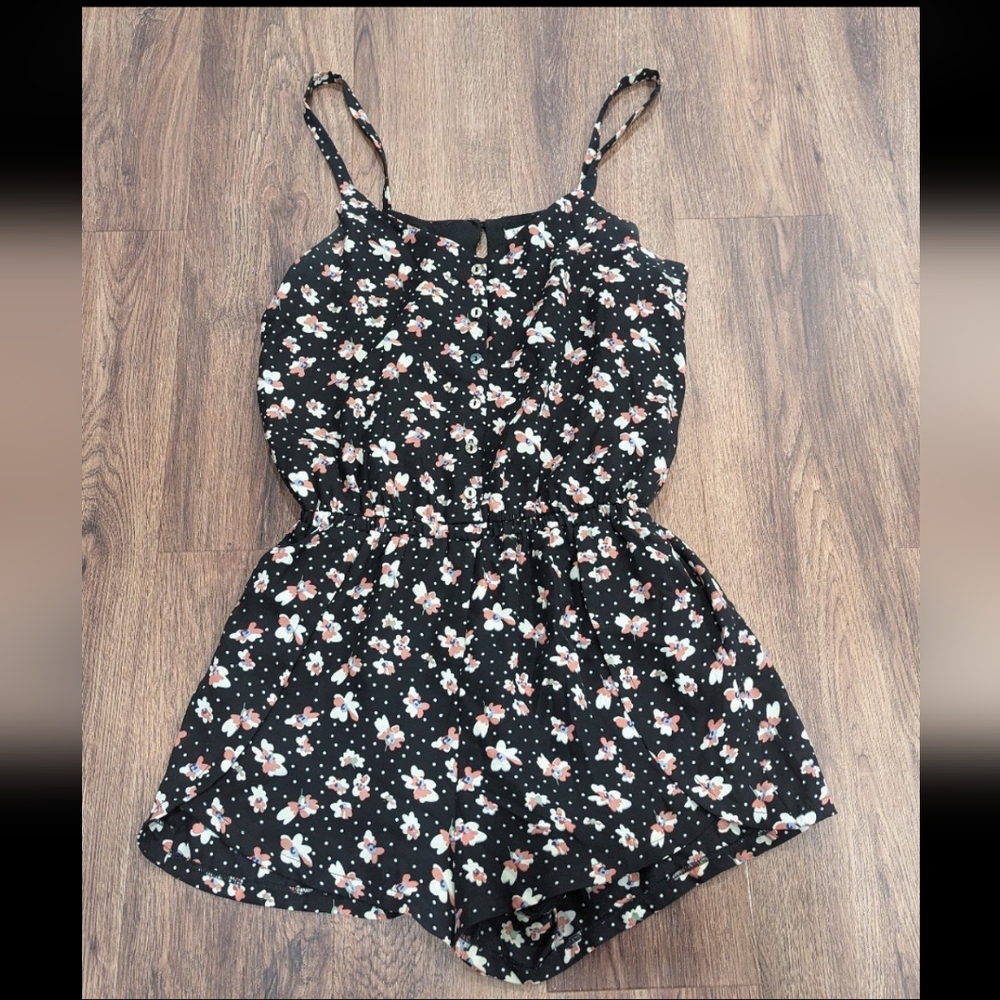 Lucca couture women's size XS Floral Shorts romper